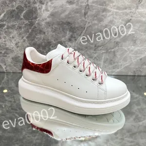 2023 Nya lyxkvinnaskor sneakers chaussures espadrilles womens casual skor läder spetsar upp modeplattform vit svart mens xsd221105