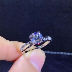 Anelli a grappolo Anello con croce a quattro griffe 2 Imitazione Moissanite Zircone Otto cuori e frecce Diamante nuziale Femmina