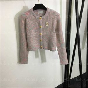 SWEATER SWEATER WSPASY KOBIET KOBIET Haftowa odznaka klatki piersiowej Długie rękaw okrągły szyja moda na dzianiny luksusowe komfort płaszcza swatery damskie kardigan