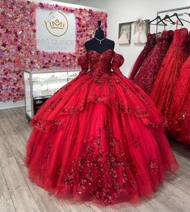 Kırmızı omuz balo elbisesi quinceanera kızlar için elbiseler dizgin katmanlı doğum günü parti elbiseleri mezuniyet balo sweet s