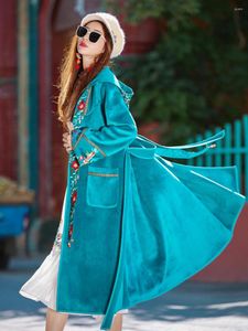 Kvinnors dikerockar 2023 Lång mittkalv vinterhöst kvinnor ytterkläder M-xl blå kinesisk stil broderi pälsbo med bälte full ärm