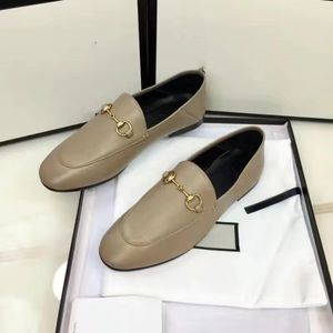 Läderklänningskor platt mockasins kvinnor loafers elfenben svarta aprikosstjärnor bin broderade kvinnor låga häl sandaler glider utomhus kontor sandal 01