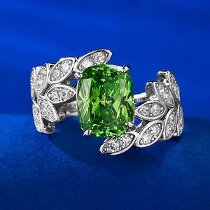 2023 Ny Emerald Diamond Ring for Women High Quality Fashion 925 Sterling Silver Leaf Diamond Wedding Ring Hiphop smycken gåvor