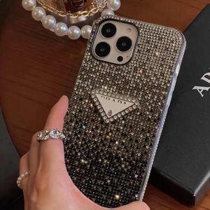 Vackra Rhinestones Telefonfodral för iPhone 14 Pro Max Case 13 12 11 13Pro 12Pro Designers Back Cover Luxury Letter Phone Cover Cyd239078-3