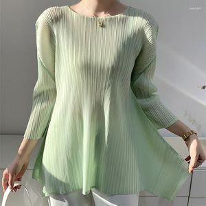 Women's T Shirts 2023 Spring Classic Miyake Pleated Women Basic Tops Fashion O-Neck 3/4-Sleeve Elegant Large Swing Causal T-shirt