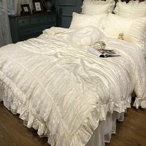 Set di biancheria da letto di lusso da sposa principessa doppio strato gonna letto in pizzo set di cotone jacquard trapunta/copripiumino copriletto in lino federa