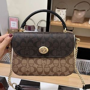 Women's Designer Bags Tote Yang Zi's Same Old Flower Leather Flip Print Color Contrast Postman Single Shoulder Messenger Women's Hand Chain Factory Direct Sales