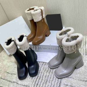 Designer Women Betty PVC Boots Beeled Furry High Heels Knee High Tall Rain Boot Waterproof Welly Half Boots Platform Shoes Outdoor RainshoesLuxury Factory Shoe Shoe