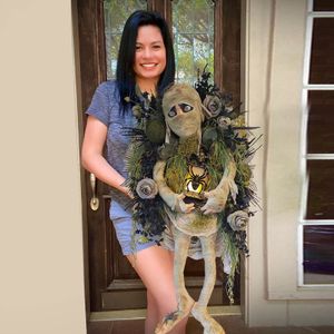 Andra evenemangsfestleveranser Halloween Mummy Wreath för ytterdörren Rosspindlar Lykta Teckna Wreath Porch Decor Wall Indoor Outdoor Decoration Gift 230906