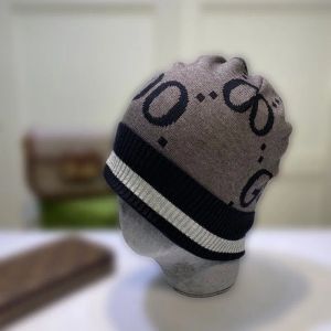 Cappello di lana stile rock Cappello classico lavorato a maglia invernale di marca stampato alla moda Cappello freddo casual antivento caldo per giovani