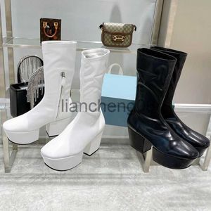 Boots Designer Women Boots Leather Pants Knee Boot Padlock Metal Clad Wedge Almond Shaped Outlet elasticity PU Catwalk style Booties x0907