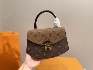 Top Handbags Designers Cross Body Bag Tilsitts Splice Color Fan Bag Woman Luxury Clutch Totes Lock of Metal Solid Color Cosmetic Bags & Purses Wallet 23CM