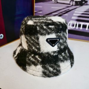 Chapéu de inverno chapéu de balde bonés de designer uma variedade de boné quente de caxemira para homens e mulheres triângulo de luxo chapéu de pescador chapéus casquette para homens