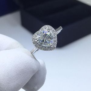 Cluster Rings Geoki 925 Sterling Silver Passed Diamond Test Perfect Cut 1ct D Color VVS1 Moissanite Heart Shape Ring Luxury Wedding Gift