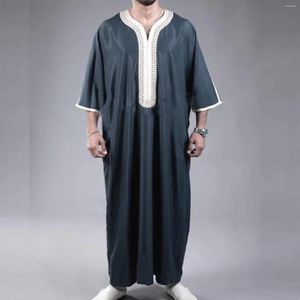 Roupas étnicas Botão Down Bodysuit Mens Médio Manga Curta Bordado Azul Marinho Muçulmano Robe Bordado Longo Camisa de Treino Homens