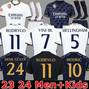 23/24 Bellingham Vini Jr Soccer Jerseys Mbappe Tchouameni 2023 2024フットボールシャツレアルマドリーズモドリックカミゼタスキッズキットユニフォームファンプレーヤーDIY66