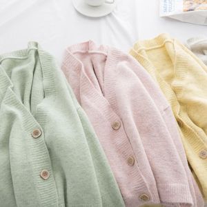 Kadın Düğmeleri Tees Kadınlar Hırgalı Şeker Ciolor Kadınlar İçin İyi Kaliteli Sweaters 230906