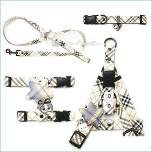 Dog Collars Leashes Classic Plaid Pattern Dog Harness Leashes Set Designer Collars With Charm And Bell Luxury Leather Pet Leash For Otqto