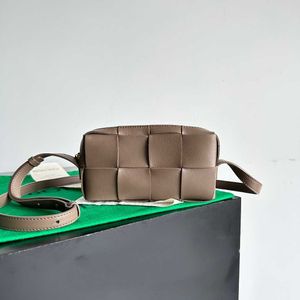 Bolsa feminina Bvs 2023 Venda quente Botega Veneto verão nova bolsa de tecido couro genuíno bolsa crossbody de um ombro simples e versátil cinto cassete X