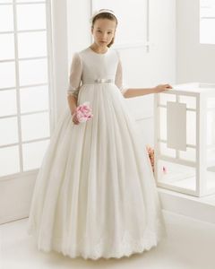 Abiti da ragazza 2023 Fiore per matrimoni Elegante prima comunione Ragazze Abito da ballo in tulle Mezza manica Spettacolo