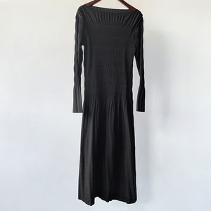 Toteme damska szyja midi sukienka midi-sukienka plisowana a-liniowa elegancka sukienka