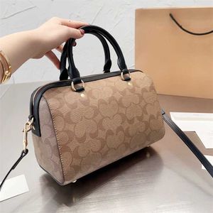 Trendy Tasarımcı Kadınlar Tasarım Çanta Mini Boston Çantalar Moda Bayanlar Debriyaj Crossbody Tote Çanak Çantalar Haberci Çantası Cüzdan Mektup Dekorasyon