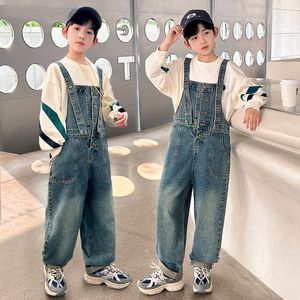 Rompers Kids Denim Overalls för tonåring Spring Autumn Jeans Dungarees Girls Pocket Jumpsuit Children Pojkar Pants 4 5 7 9 11 13 Years 230907