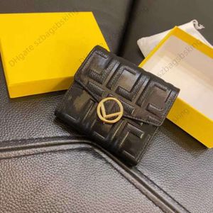 Дизайнерский кошелек Высококачественный кошелек из воловьей кожи с двойными буквами и тройным сложением Классическая роскошная складная сумка с несколькими отделениями