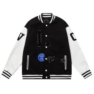 FW Designer Varsity Jacket Baseball Capispalla Cappotto Lana Pile Floccaggio Giacche in pelle Ricamato Monopetto Uniforme per coppie 1VU6