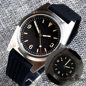 Wristwatches Yellow Index Vintage 38MM Diver 200M Waterproof NH35A PT5000 Men Watch Wristwatch Green Lume Arched Sapphire Glass207V