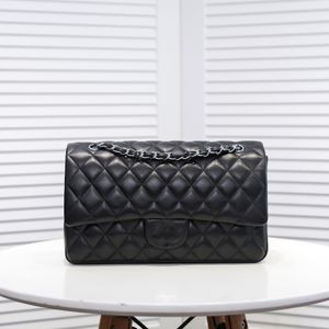 Designerväskor CC -väskor 30 cm crossbody väska klassisk klaff axelväska kaviar läder och lammskinn axelväskor handväskor för kvinnor designer crossbody plånbok