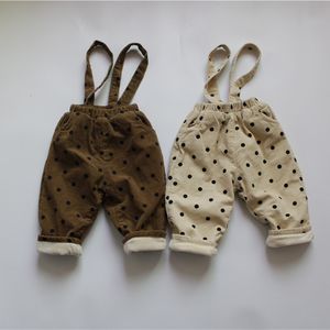 Macacões inverno crianças suspensórios calças bolinhas estilo coreano veludo unisex crianças engrossar macacão quente crianças calças 230907