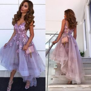 Floral Lavender Prom Dresses V Neck Lace 3D Appliques ärmlösa höga låg längd Anpassade aftonklänningar Tail Homecoming Party Dress 0524