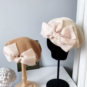 Berets estilo japonês grande arco outono boina boné feminino mulheres verão respirável chapéu de malha temperamento pintor chapéu para menina 230907