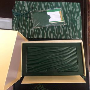 Luxury Watch Giftvarious Watch Cases Box Wood Paper Material GRÖN LITT MANUAL TAG CARD SAPPHIRE Vattentät betalningsalternativ285e
