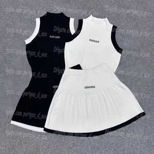 Luxury Contrast Color Women Singlet Skirt Letter Embroidered Woman Dress Set Sexy Sleeveless Knitted Tank Tops Mini Skirts Black White Knits Vest Outfits