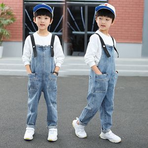 Macacões meninos denim macacão primavera verão crianças roupas casuais crianças suspender calças sólida macacão adolescente jeans 230907