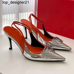 NYA 23SS Letter High Heels Pumpar Fashion Märke Pekade tår Slingbacks Kitten Hälar Sandaler Kvinnor Luxur Designer Denim Blue Dress Shoes Office Party Womens High Heel