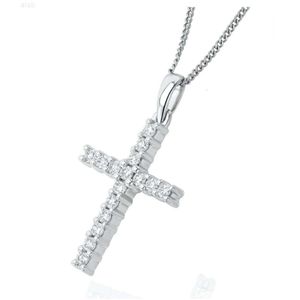 Cruz personalizada para conjunto de garras de colar D/vvs em pingente de moissanite de prata 925