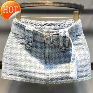 Юбки Летняя новая джинсовая женская сексуальная мини-короткая юбка-трапеция в стиле «гусиные лапки» в стиле ретроL230908