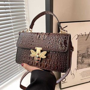 Novo padrão de crocodilo abelha das mulheres bolsa de ombro único gradiente pouco crossbody sacos luz bolsa de luxo das mulheres 230425