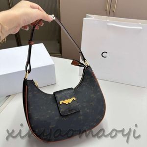 Tasarımcı Çantalar Omuz Bağlhalf Moon Bag Çanta Pochette Aksesuarları Crossbody Cüzdan Cüzdanlar Kart Tutucu Elçi Çanta Çanta CE