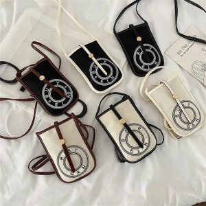 Luxurys Designer Phone Cases Women Retro Universal IPhone Phones Bag Crossbody Chain Fashion Phonebag 14 13 12 11 Pro Phonecover CYD239084