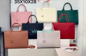 Bolsas de compras de rótulo de triângulo feminino marcas de designer de luxo Bolsa de viagem à prova d'água de grande capacidade Pu Mommy Tote Ladies Bolsa de ombro da bolsa