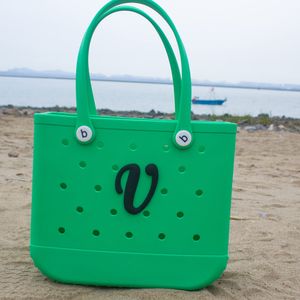 Acessórios de peças de sapato encantos de letras de bolsa compatíveis com bolsas Bogg 3.9 em tamanho grande inserção charme decorativo para personalizar seu beac ot8we