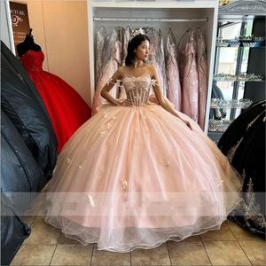 2023 ljusrosa quinceanera klänningar handgjorda fjärilar applikationer pärlor båge soptåg tyll skräddarsydd söt 15 16 prinsessan tävling boll klänning vestidos