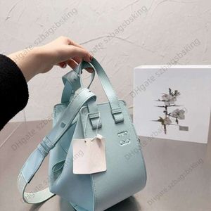 مصمم راقي حقيبة تسوق حقيبة تسوق جديدة Lowwe مطرزة على نطاق واسع حزام الكتف Crossbody البقر البقر السعة عالية السعة أرجوحة الأرجوحة