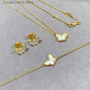 Pendant Necklaces S925 sterling silver sweet butterfly pendant necklace for women luxury clover brand designer shell short choker bracelets Q230908