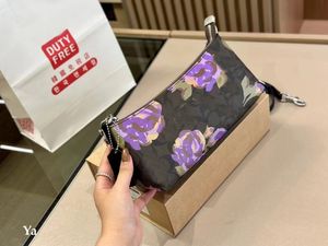 2023 Mini Crossbody Bag Bagieette Baguette Baguette Multi-funkcjonalne sprzęgło pod pachami torba na ramię luksusowe pudełko Autentyczna wysokiej jakości wielokolorowa torebka damska w połowie księżyca torba
