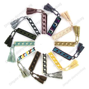 Bracciale di design Corda a mano intrecciata a mano Gioielli di moda Ricamo boemo squisito braccialetto lavorato a maglia da polso Corda a mano con nappa allacciata a maglia